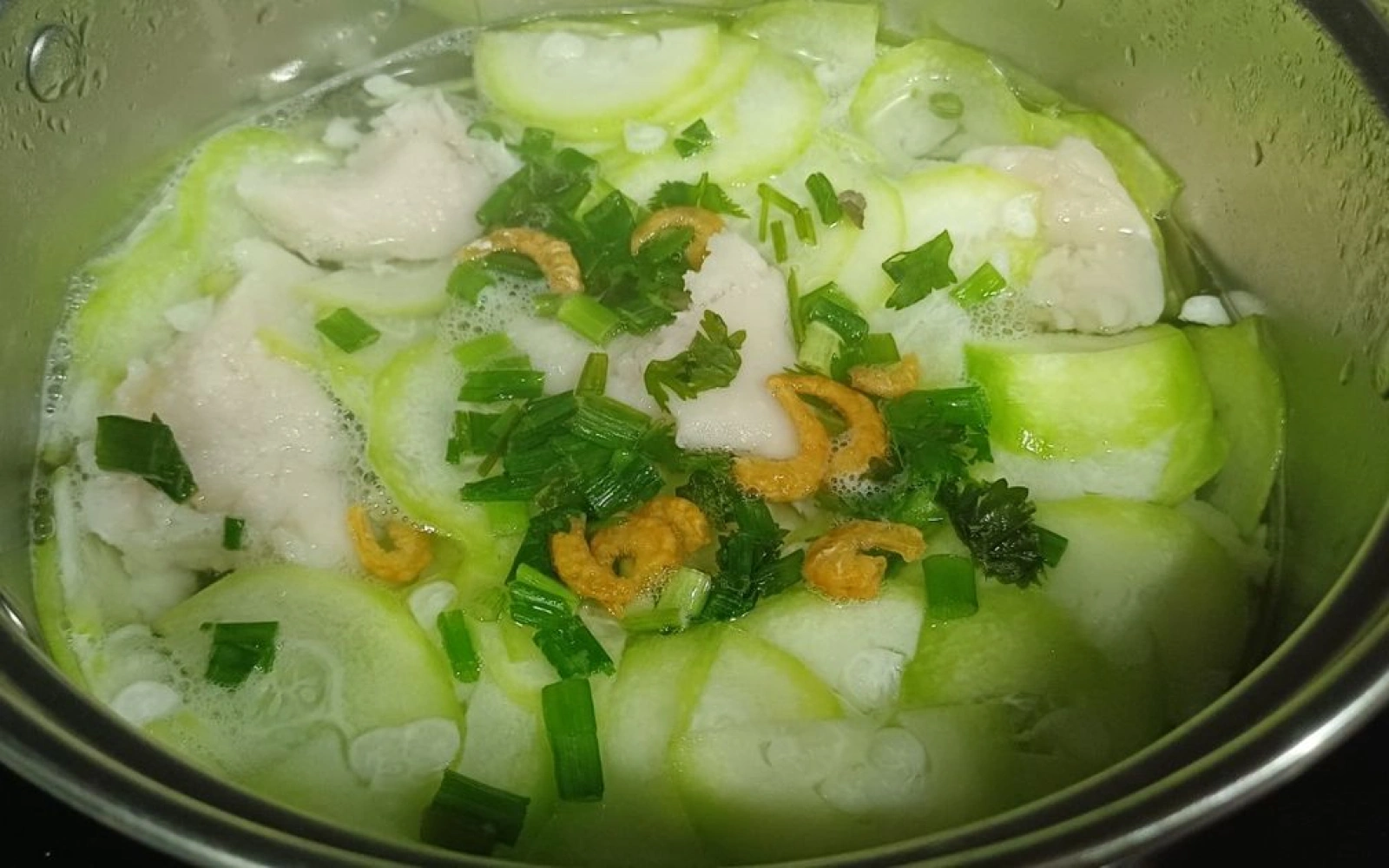 Canh bí nấu giò sống tôm khô