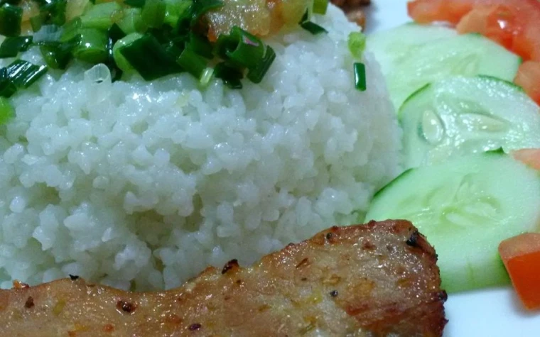 Cơm tấm sườn