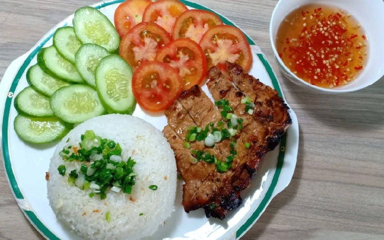 Cơm tấm sườn