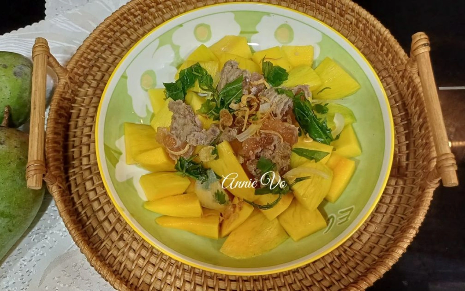 Gỏi xoài bắp bò