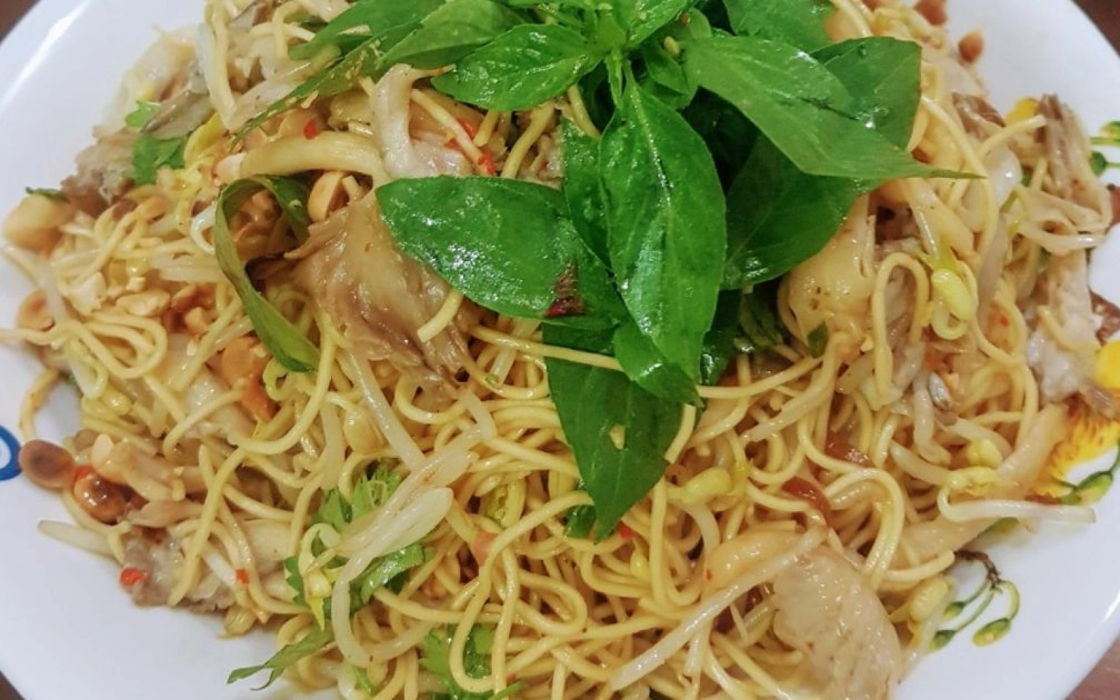 Mì trứng trộn nấm bào ngư