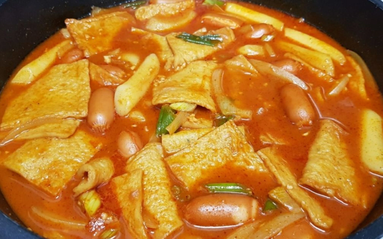Bánh gạo xào cay Hàn Quốc - Tokbokki