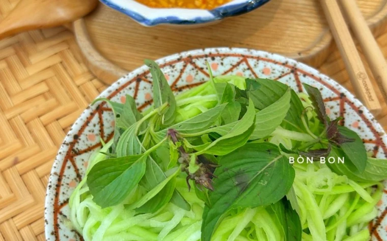 Bầu Chần Chấm Tôm Kho Ruốc Huế