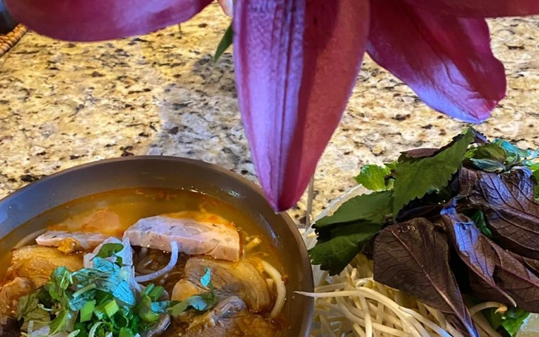 Bún bò đuôi bò