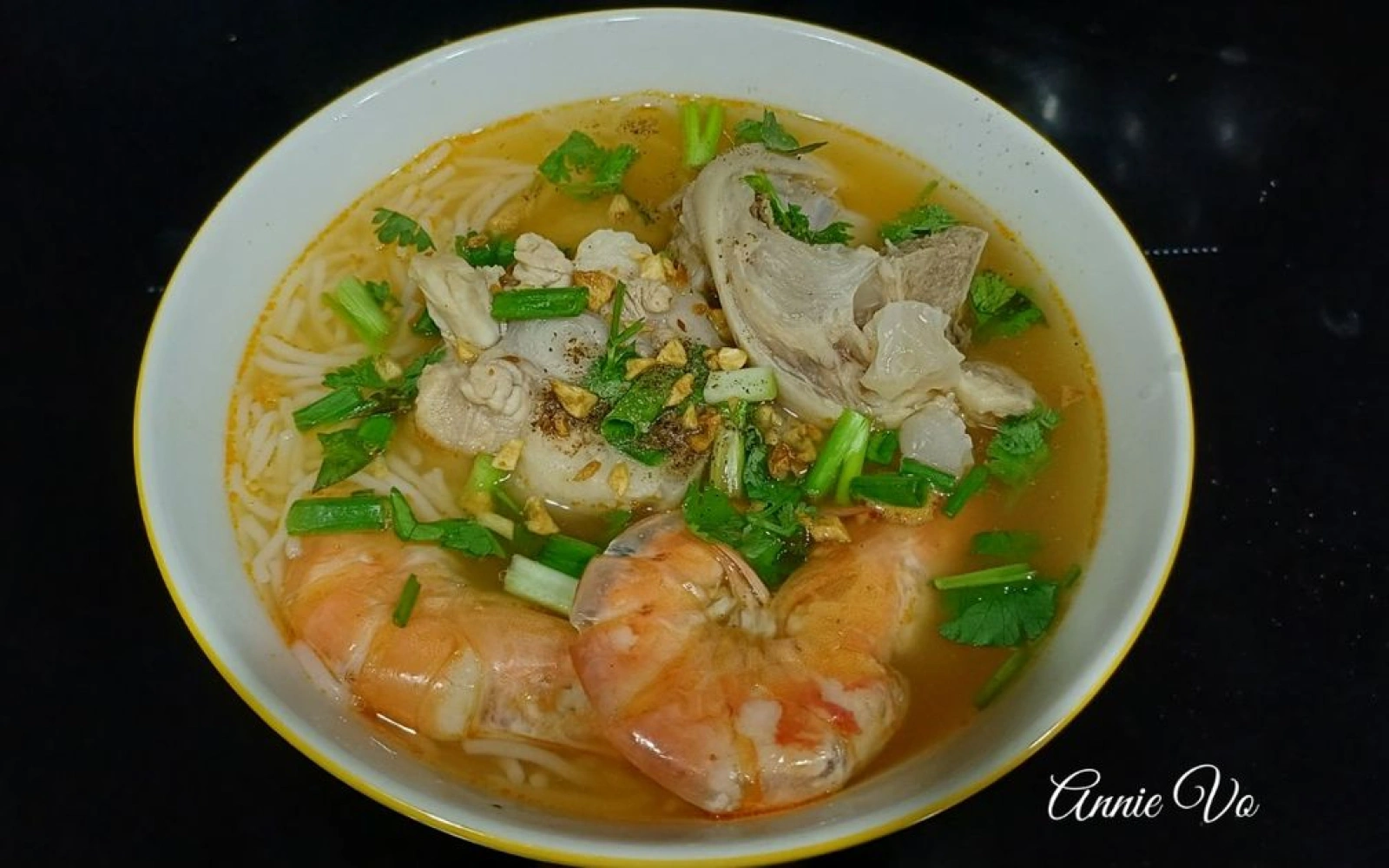 Bún Thái tôm giò heo