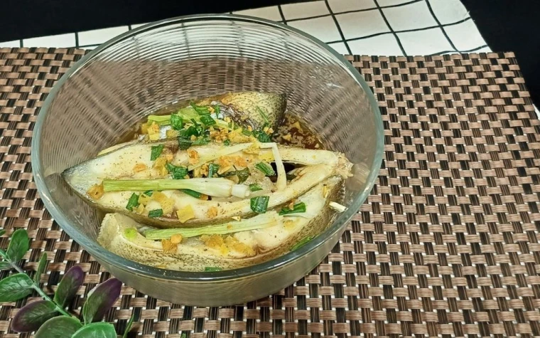 Cá chim hấp hành gừng