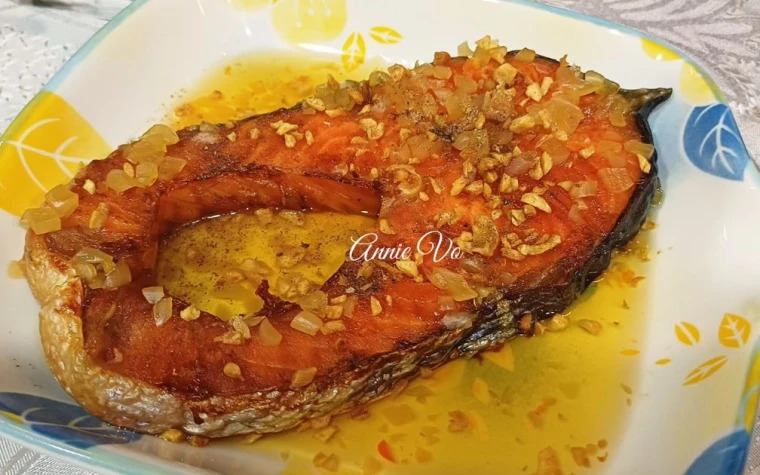 Cách làm cá hồi sốt nước mắm thơm ngon
