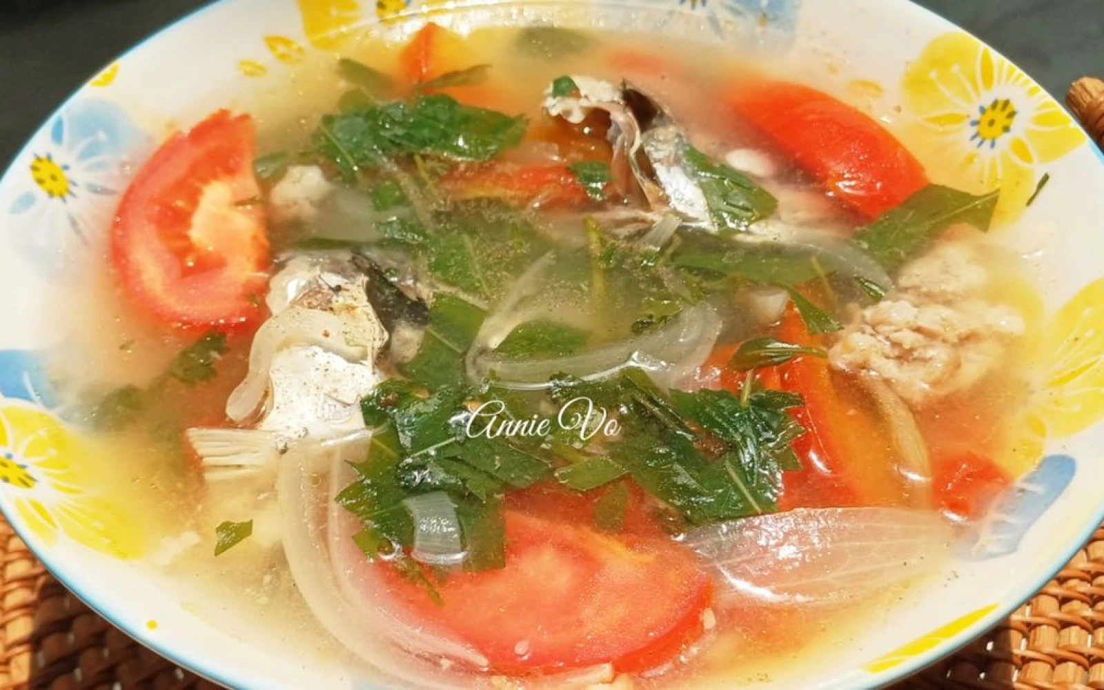 Cá nục nấu canh chua