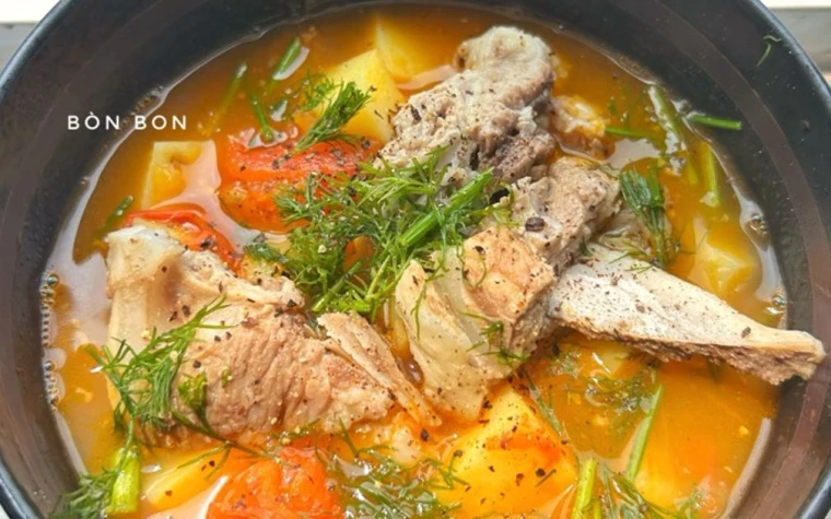 Cách làm Canh Khoai Tây Cà Chua Hầm Xương