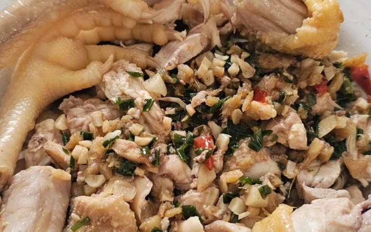 Gà hấp gừng sốt tương