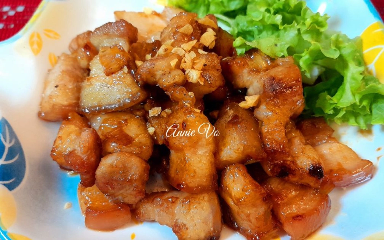 Thịt ba rọi rang cháy cạnh