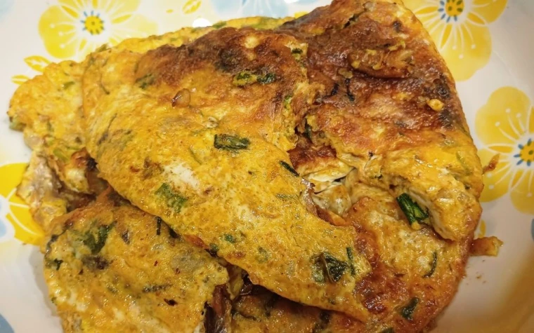 Trứng chiên cá hộp